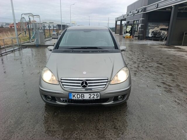 Серый Мерседес А класс, объемом двигателя 1.7 л и пробегом 308 тыс. км за 2100 $, фото 1 на Automoto.ua