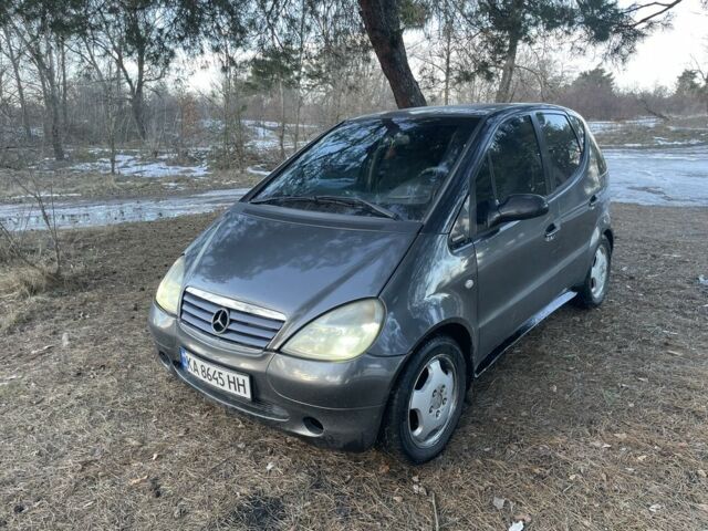 Серый Мерседес А класс, объемом двигателя 1.6 л и пробегом 266 тыс. км за 2300 $, фото 1 на Automoto.ua