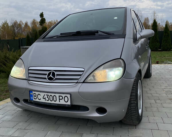 Серый Мерседес А класс, объемом двигателя 1.6 л и пробегом 195 тыс. км за 3000 $, фото 1 на Automoto.ua