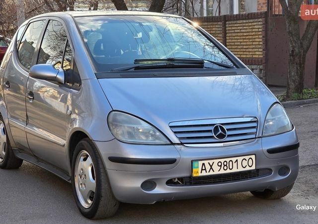 Сірий Мерседес А клас, об'ємом двигуна 1.6 л та пробігом 290 тис. км за 1900 $, фото 1 на Automoto.ua