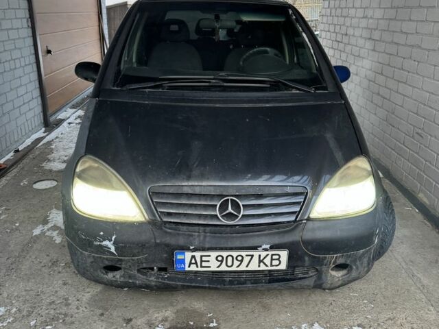 Сірий Мерседес А клас, об'ємом двигуна 1.7 л та пробігом 267 тис. км за 1800 $, фото 1 на Automoto.ua