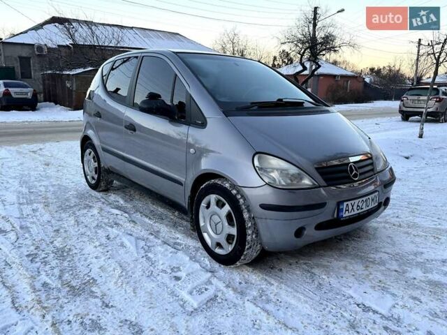 Серый Мерседес А класс, объемом двигателя 1.6 л и пробегом 137 тыс. км за 2200 $, фото 1 на Automoto.ua