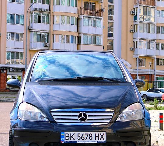 Серый Мерседес А класс, объемом двигателя 1.6 л и пробегом 219 тыс. км за 4000 $, фото 1 на Automoto.ua