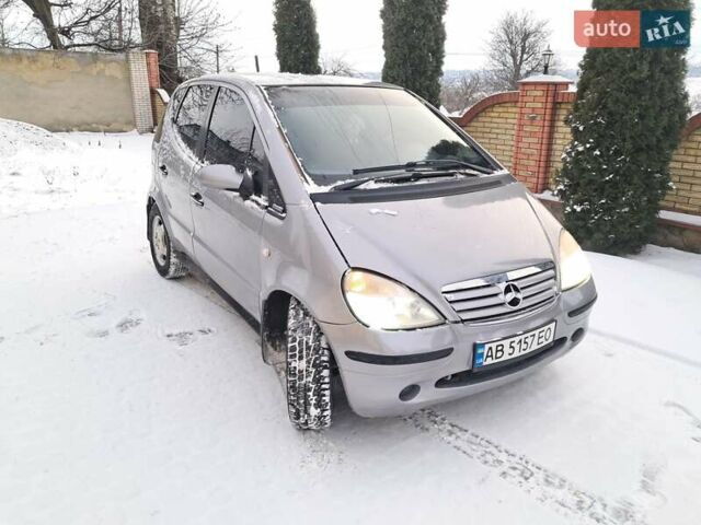 Серый Мерседес А класс, объемом двигателя 1.6 л и пробегом 230 тыс. км за 3000 $, фото 1 на Automoto.ua