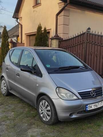 Серый Мерседес А класс, объемом двигателя 1.6 л и пробегом 259 тыс. км за 3200 $, фото 1 на Automoto.ua