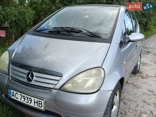 Сірий Мерседес А клас, об'ємом двигуна 1.7 л та пробігом 300 тис. км за 2900 $, фото 1 на Automoto.ua