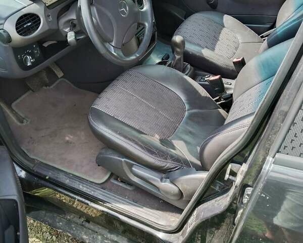 Серый Мерседес А класс, объемом двигателя 1.6 л и пробегом 226 тыс. км за 2800 $, фото 1 на Automoto.ua