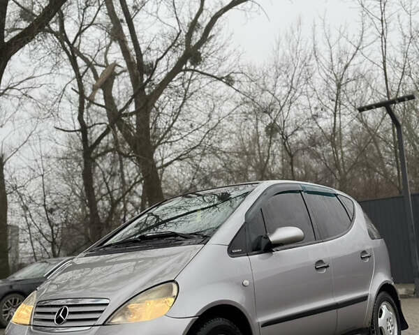 Серый Мерседес А класс, объемом двигателя 1.69 л и пробегом 350 тыс. км за 2999 $, фото 1 на Automoto.ua