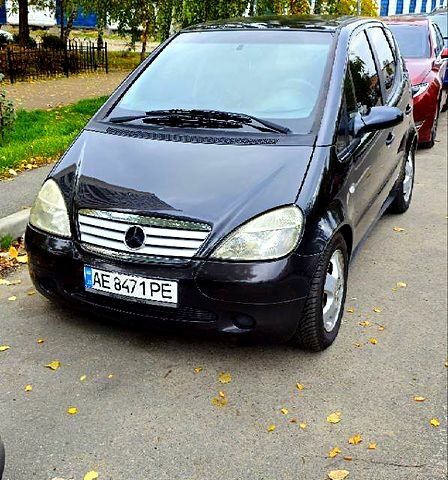 Серый Мерседес А класс, объемом двигателя 1.7 л и пробегом 200 тыс. км за 3350 $, фото 1 на Automoto.ua