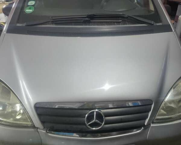 Серый Мерседес А класс, объемом двигателя 1.6 л и пробегом 253 тыс. км за 3000 $, фото 1 на Automoto.ua