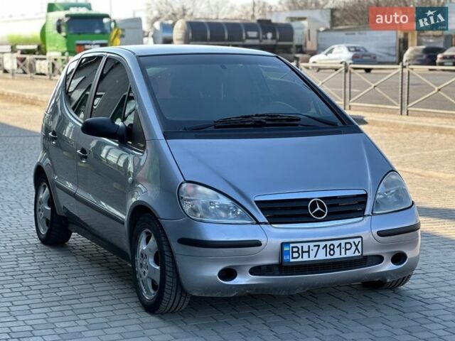 Серый Мерседес А класс, объемом двигателя 1.7 л и пробегом 265 тыс. км за 3400 $, фото 1 на Automoto.ua