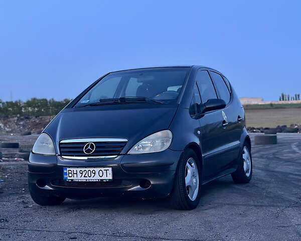 Серый Мерседес А класс, объемом двигателя 1.69 л и пробегом 273 тыс. км за 3200 $, фото 1 на Automoto.ua