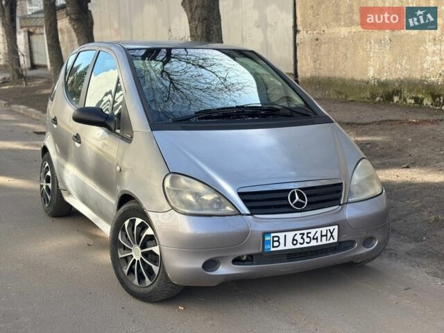 Серый Мерседес А класс, объемом двигателя 1.6 л и пробегом 300 тыс. км за 2450 $, фото 1 на Automoto.ua