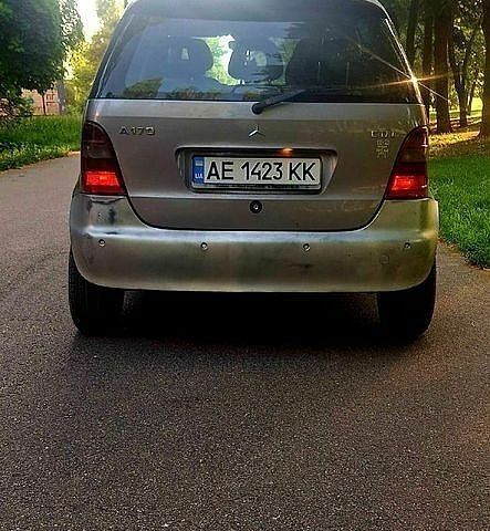 Сірий Мерседес А клас, об'ємом двигуна 1.7 л та пробігом 180 тис. км за 2800 $, фото 1 на Automoto.ua