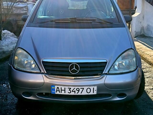 Серый Мерседес А класс, объемом двигателя 1.6 л и пробегом 258 тыс. км за 4500 $, фото 1 на Automoto.ua