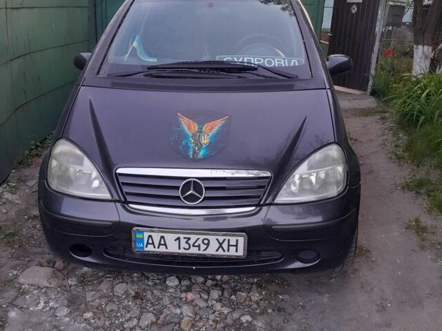 Серый Мерседес А класс, объемом двигателя 1.7 л и пробегом 380 тыс. км за 3200 $, фото 1 на Automoto.ua