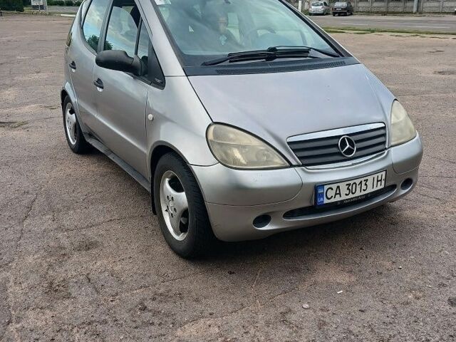 Сірий Мерседес А клас, об'ємом двигуна 0 л та пробігом 215 тис. км за 2900 $, фото 1 на Automoto.ua