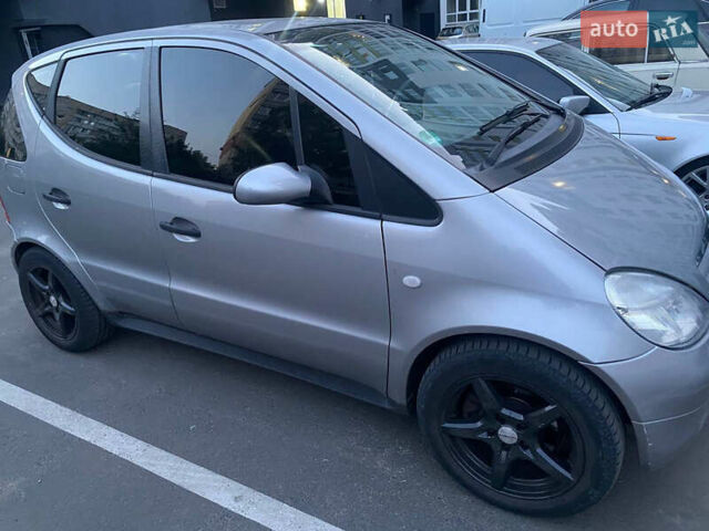 Серый Мерседес А класс, объемом двигателя 1.9 л и пробегом 240 тыс. км за 2900 $, фото 1 на Automoto.ua