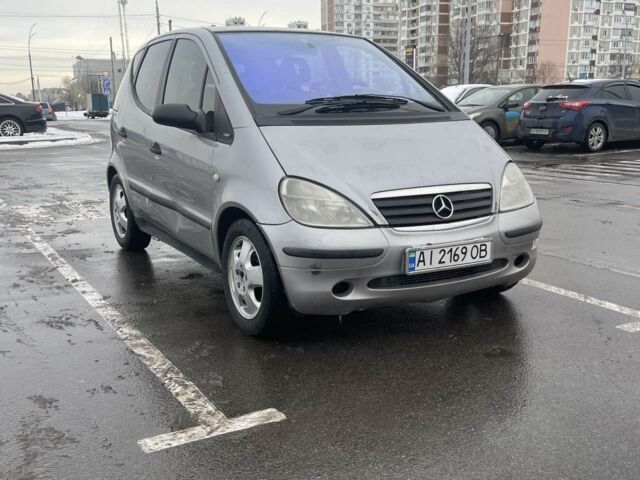 Серый Мерседес А класс, объемом двигателя 1.4 л и пробегом 180 тыс. км за 2600 $, фото 1 на Automoto.ua