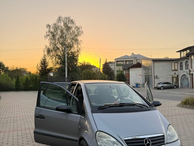 Серый Мерседес А класс, объемом двигателя 0 л и пробегом 300 тыс. км за 2350 $, фото 1 на Automoto.ua