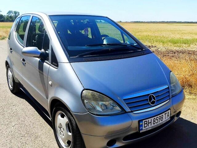 Сірий Мерседес А клас, об'ємом двигуна 1.7 л та пробігом 325 тис. км за 3900 $, фото 1 на Automoto.ua