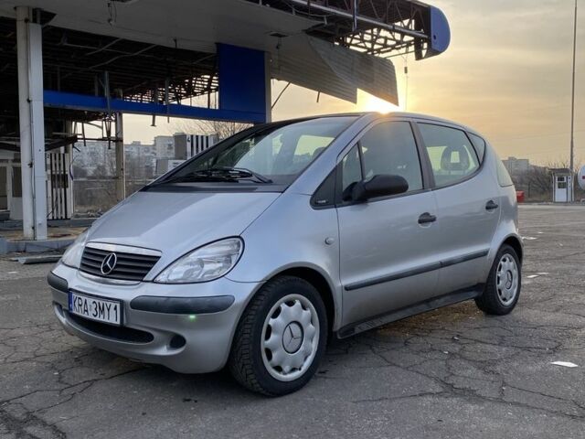 Сірий Мерседес А клас, об'ємом двигуна 1.7 л та пробігом 260 тис. км за 2100 $, фото 1 на Automoto.ua