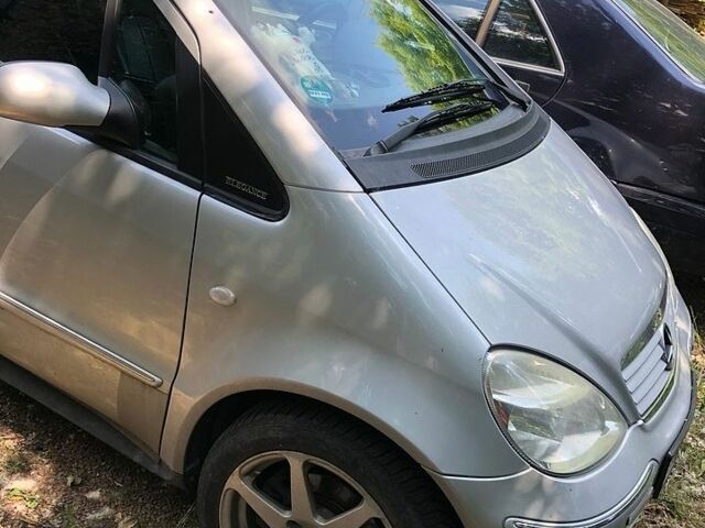 Сірий Мерседес А клас, об'ємом двигуна 1.9 л та пробігом 246 тис. км за 2100 $, фото 1 на Automoto.ua