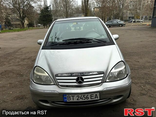 Серый Мерседес А класс, объемом двигателя 1.9 л и пробегом 273 тыс. км за 3800 $, фото 1 на Automoto.ua