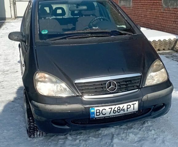 Серый Мерседес А класс, объемом двигателя 1.4 л и пробегом 277 тыс. км за 3300 $, фото 1 на Automoto.ua