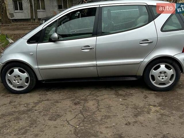 Серый Мерседес А класс, объемом двигателя 1.9 л и пробегом 273 тыс. км за 3800 $, фото 1 на Automoto.ua