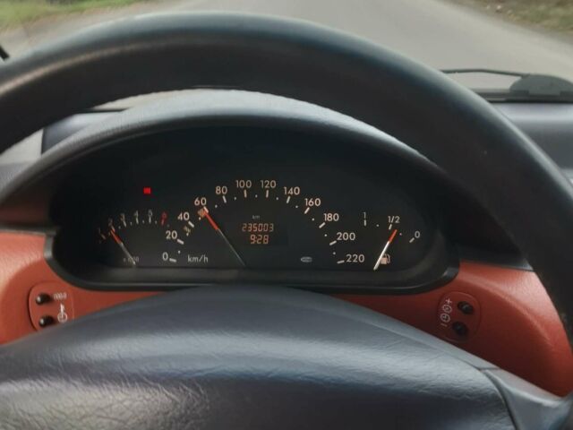 Сірий Мерседес А клас, об'ємом двигуна 1.9 л та пробігом 235 тис. км за 3200 $, фото 1 на Automoto.ua
