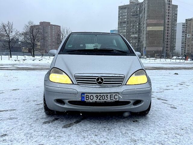 Серый Мерседес А класс, объемом двигателя 1.6 л и пробегом 224 тыс. км за 3500 $, фото 1 на Automoto.ua