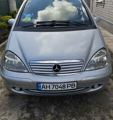 Серый Мерседес А класс, объемом двигателя 1.7 л и пробегом 600 тыс. км за 3599 $, фото 1 на Automoto.ua