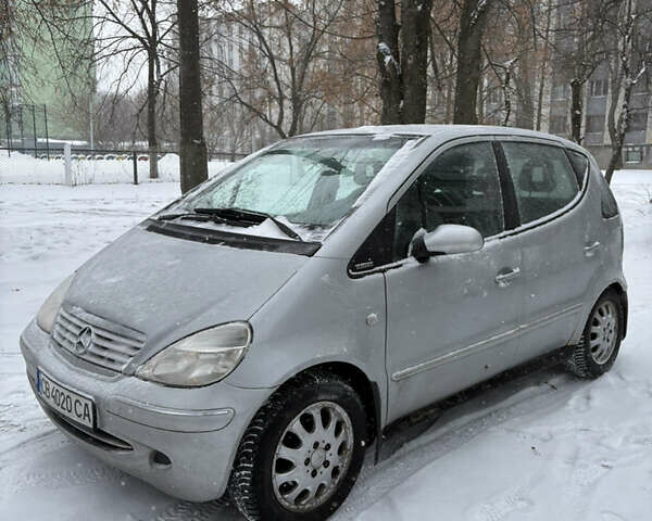 Серый Мерседес А класс, объемом двигателя 1.6 л и пробегом 218 тыс. км за 4300 $, фото 1 на Automoto.ua