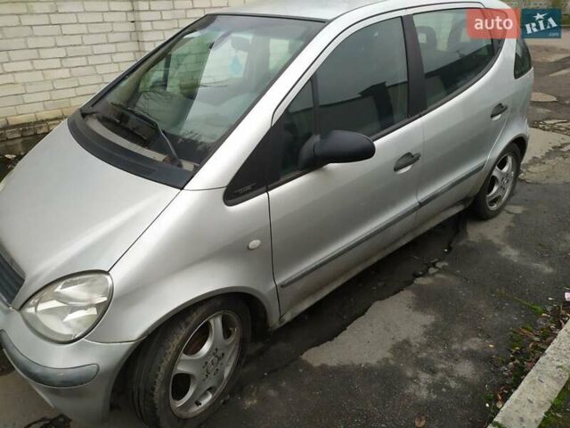 Серый Мерседес А класс, объемом двигателя 1.7 л и пробегом 220 тыс. км за 1600 $, фото 1 на Automoto.ua