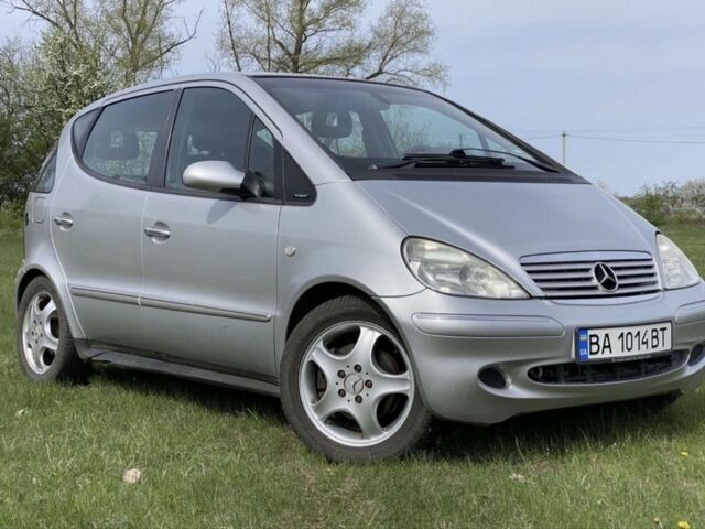 Серый Мерседес А класс, объемом двигателя 1.9 л и пробегом 250 тыс. км за 4200 $, фото 1 на Automoto.ua