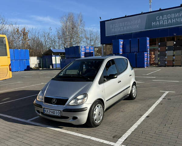 Серый Мерседес А класс, объемом двигателя 1.6 л и пробегом 297 тыс. км за 3000 $, фото 1 на Automoto.ua