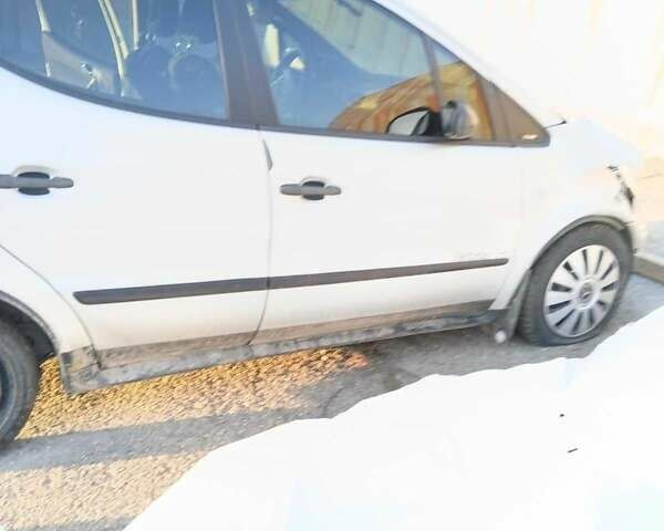 Сірий Мерседес А клас, об'ємом двигуна 1.4 л та пробігом 220 тис. км за 1000 $, фото 1 на Automoto.ua