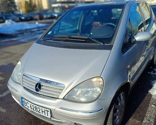 Серый Мерседес А класс, объемом двигателя 1.6 л и пробегом 170 тыс. км за 4000 $, фото 1 на Automoto.ua