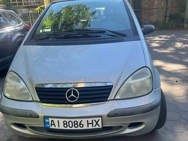Серый Мерседес А класс, объемом двигателя 1.6 л и пробегом 242 тыс. км за 3200 $, фото 1 на Automoto.ua