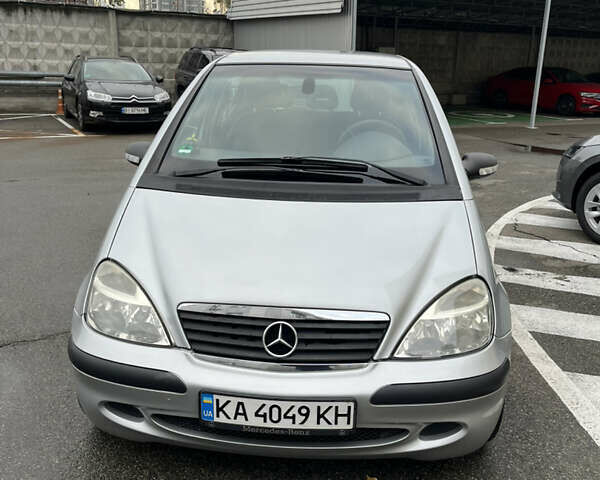 Серый Мерседес А класс, объемом двигателя 1.69 л и пробегом 163 тыс. км за 4200 $, фото 1 на Automoto.ua