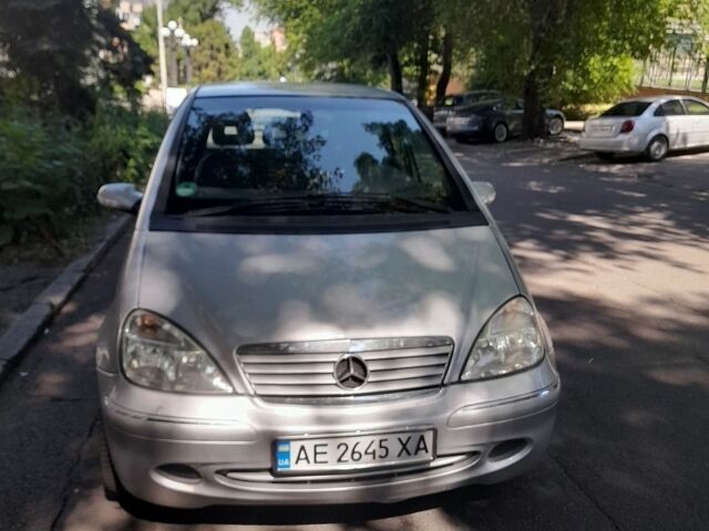 Сірий Мерседес А клас, об'ємом двигуна 1.4 л та пробігом 230 тис. км за 4300 $, фото 1 на Automoto.ua