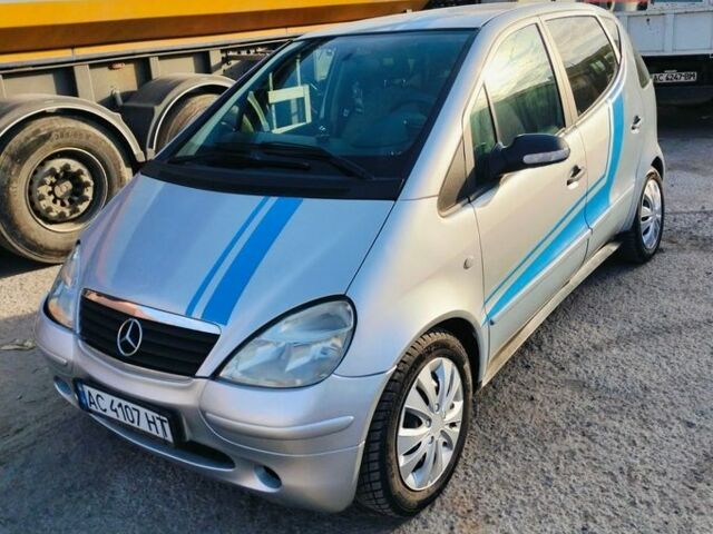 Серый Мерседес А класс, объемом двигателя 1.6 л и пробегом 242 тыс. км за 3850 $, фото 1 на Automoto.ua