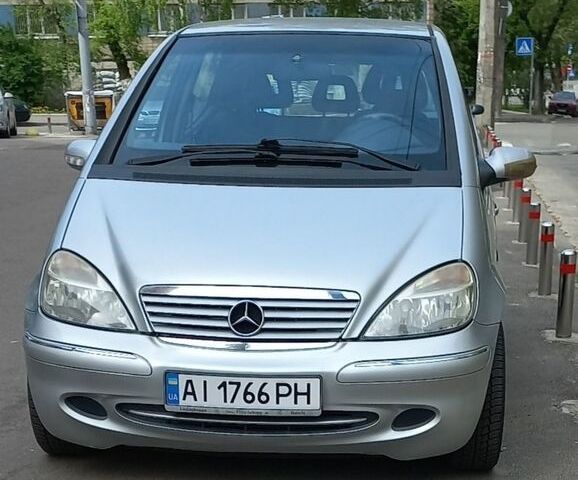 Серый Мерседес А класс, объемом двигателя 1.7 л и пробегом 260 тыс. км за 3950 $, фото 1 на Automoto.ua