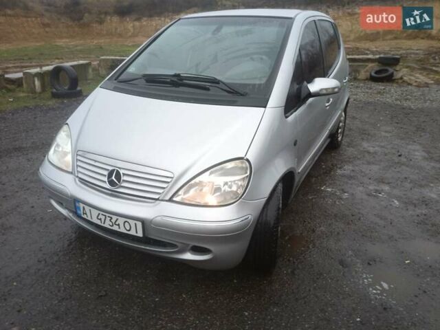 Серый Мерседес А класс, объемом двигателя 1.6 л и пробегом 200 тыс. км за 4500 $, фото 1 на Automoto.ua