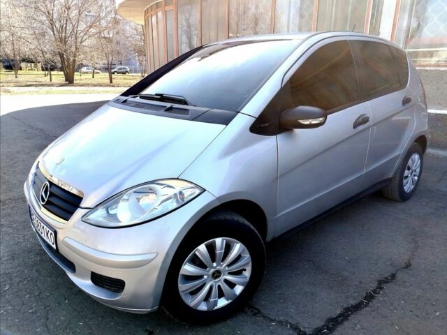 Сірий Мерседес А клас, об'ємом двигуна 2 л та пробігом 262 тис. км за 3999 $, фото 1 на Automoto.ua