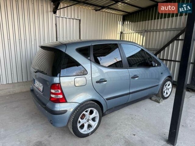 Серый Мерседес А класс, объемом двигателя 1.6 л и пробегом 140 тыс. км за 4500 $, фото 1 на Automoto.ua