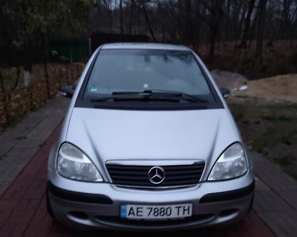 Серый Мерседес А класс, объемом двигателя 1.69 л и пробегом 172 тыс. км за 4500 $, фото 1 на Automoto.ua