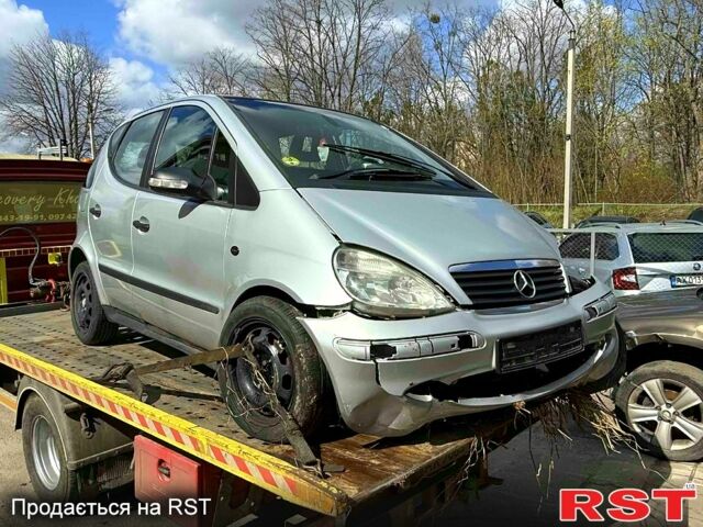 Серый Мерседес А класс, объемом двигателя 1.7 л и пробегом 200 тыс. км за 1600 $, фото 1 на Automoto.ua