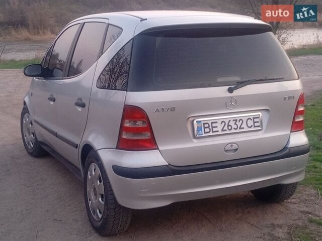 Серый Мерседес А класс, объемом двигателя 1.69 л и пробегом 175 тыс. км за 3000 $, фото 1 на Automoto.ua